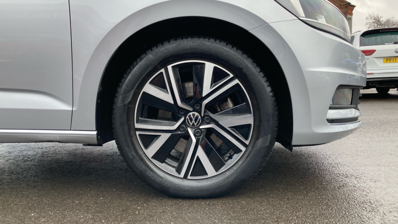 Volkswagen Touran 1.5 TSI EVO SEL 5dr DSG Petrol Estate